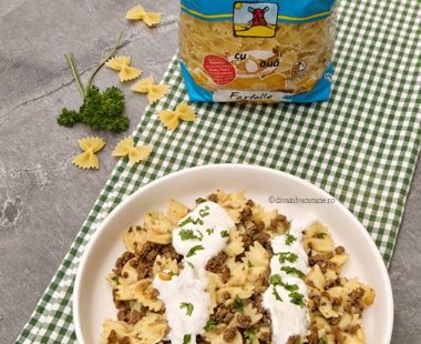 paste-cu-carne-tocata-si-sos-de-iaurt-D