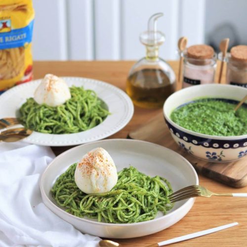 paste-cu-pesto-de-leurda-1