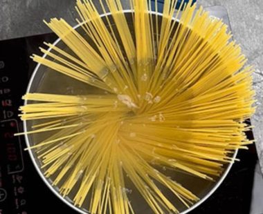 paste-cu-sos-cremos-de-ardei-2