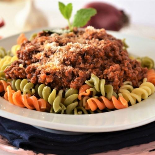 paste-tricolore-cu-sos-de-carne-4